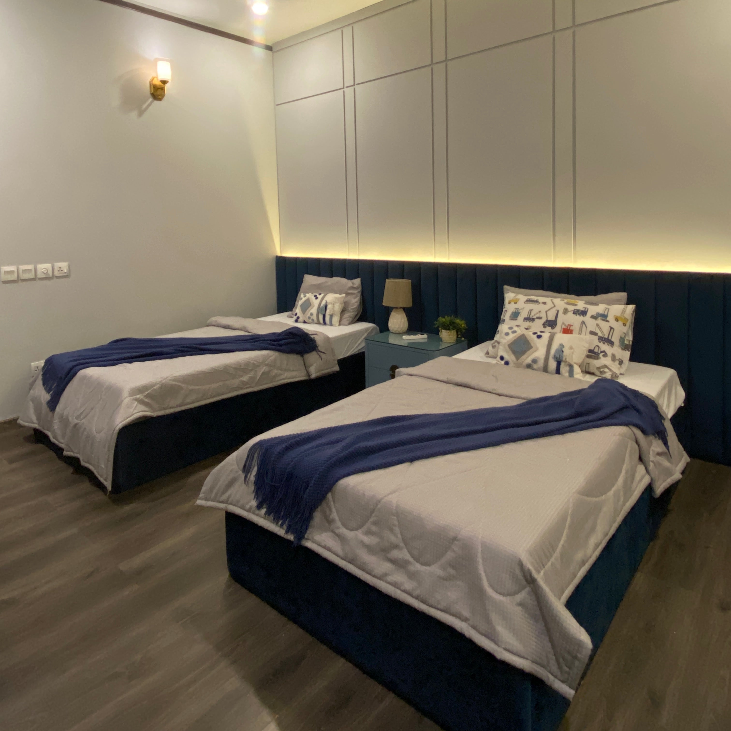 TWIN BED
