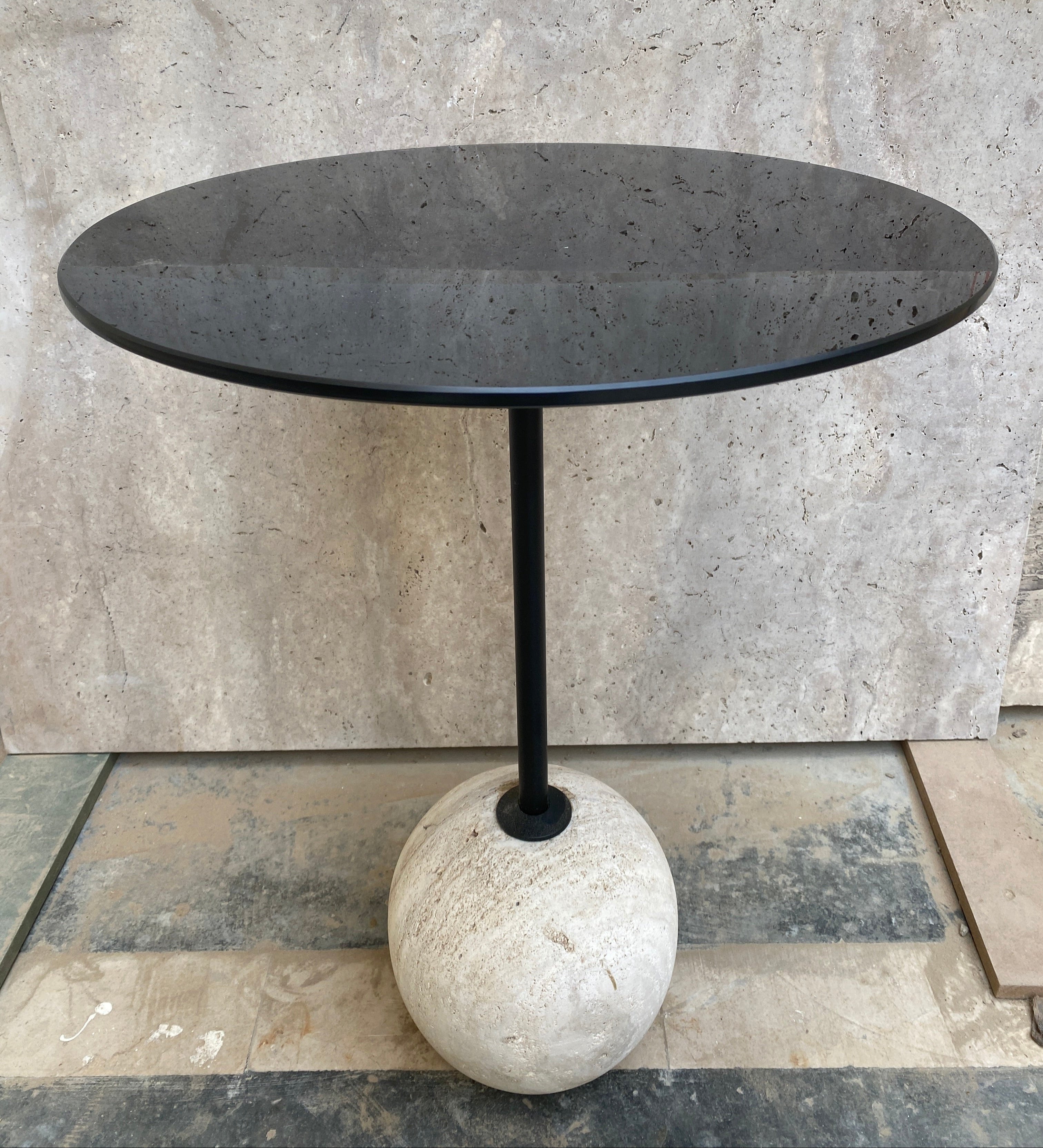 BALL END TABLE