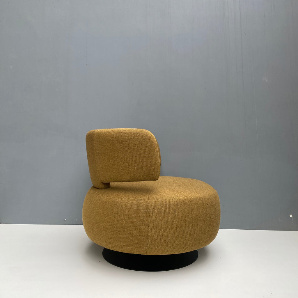 CURL ARMCHAIR