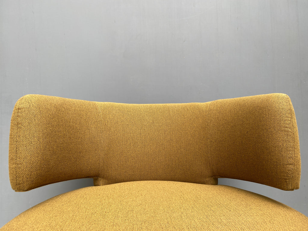CURL ARMCHAIR