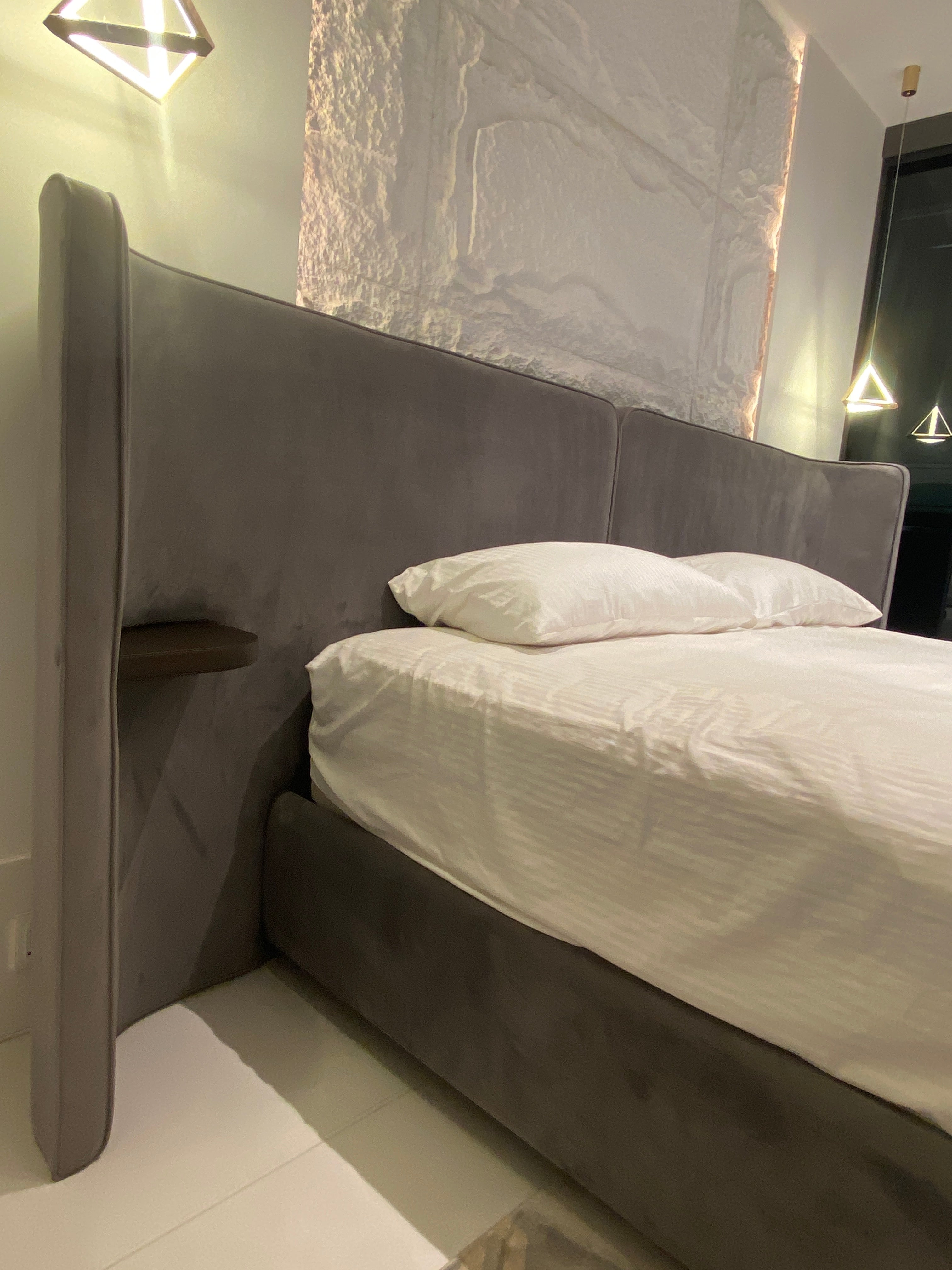 DECKER BED