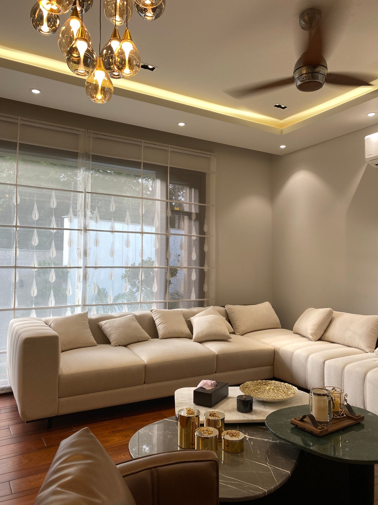 FREEMAN MODULAR SOFA