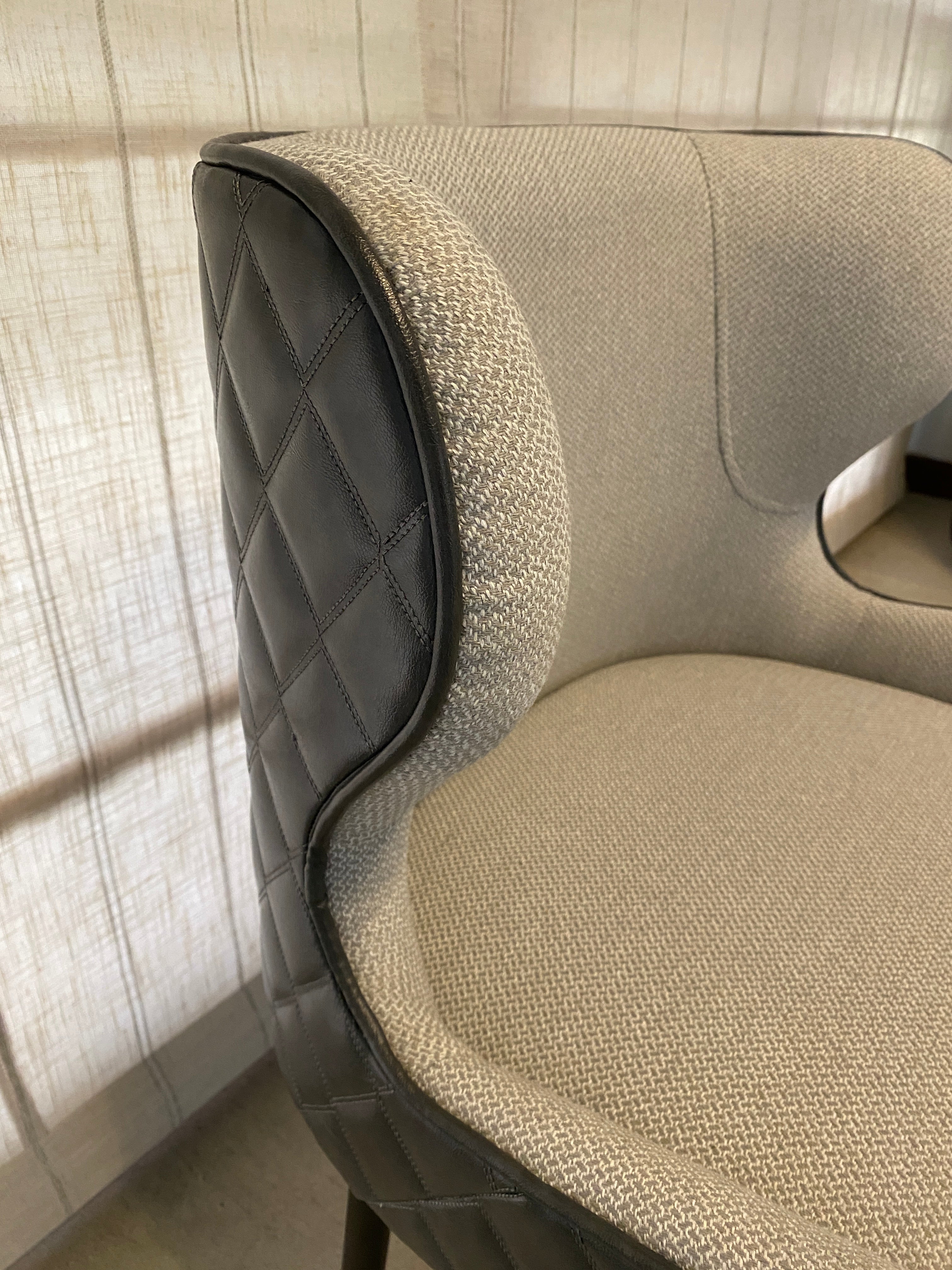 GIANNI LITTLE ARMCHAIR