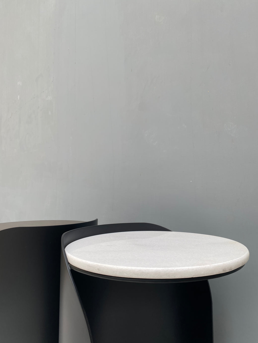 HUGA END TABLE