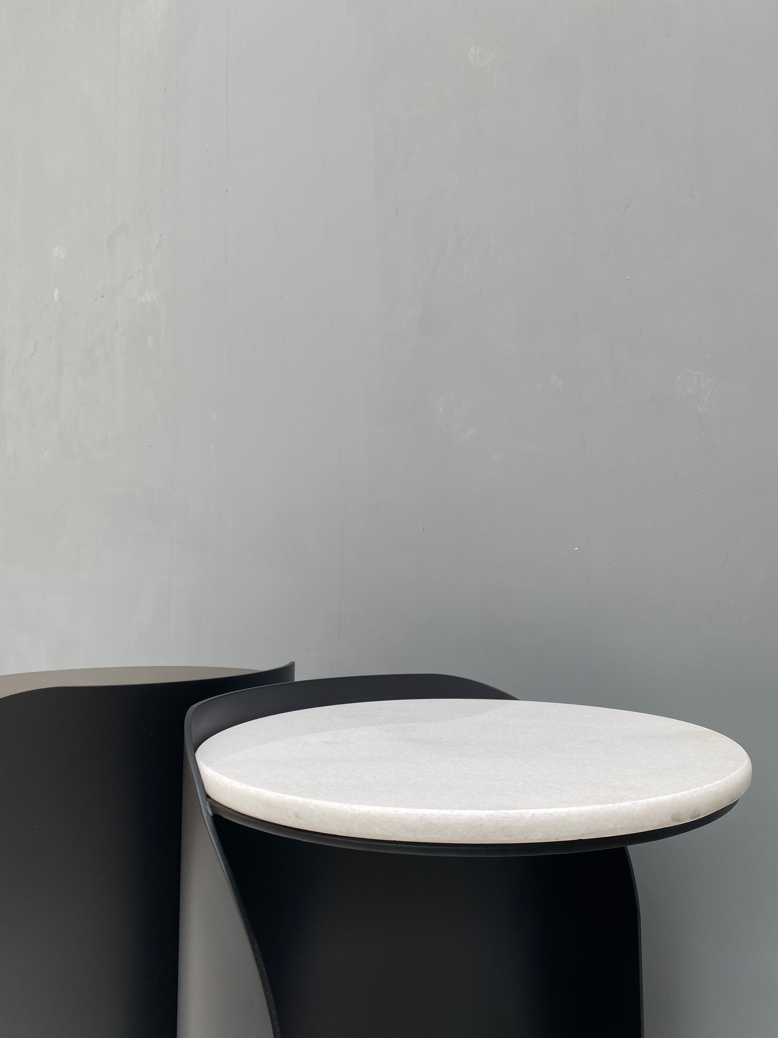 HUGA END TABLE