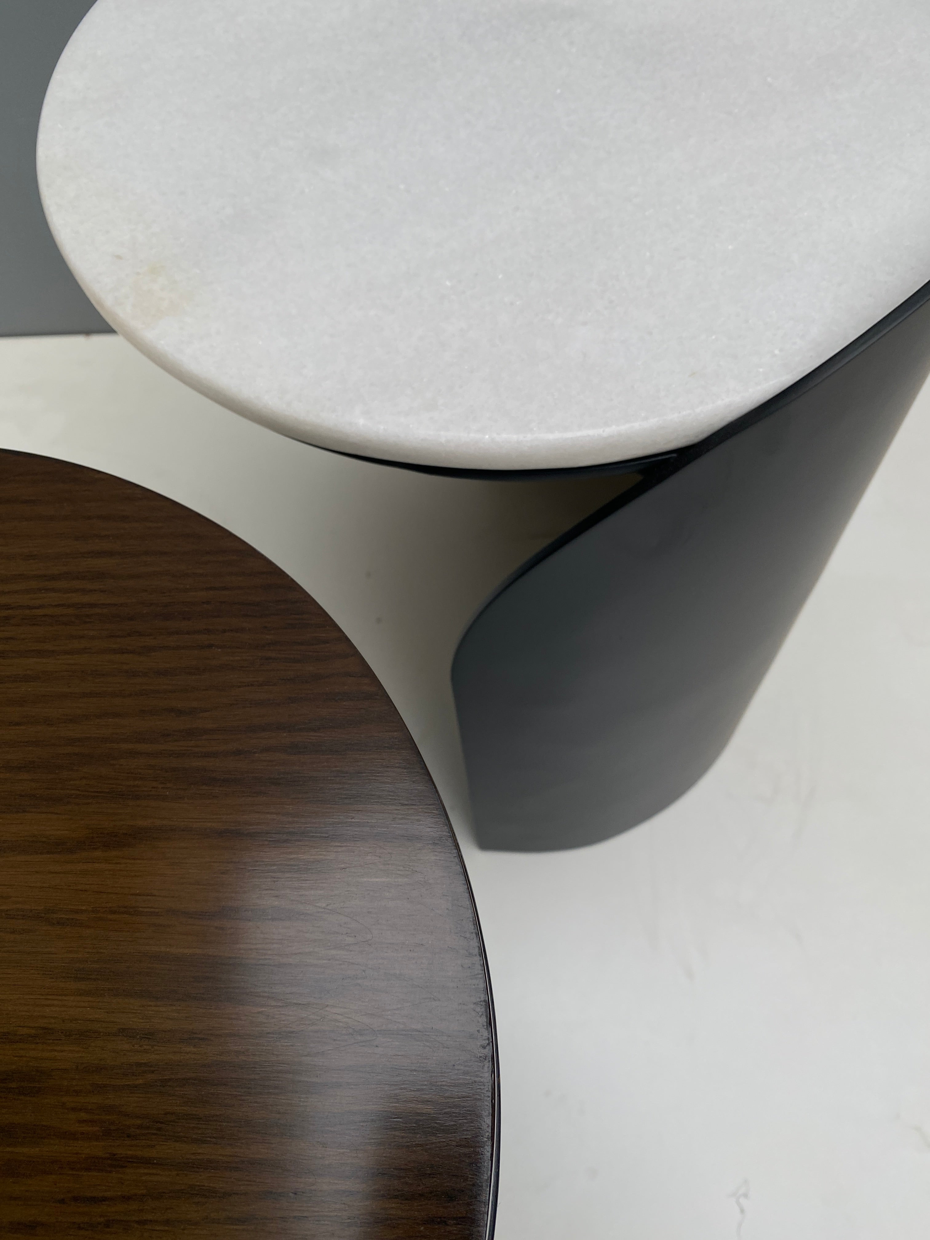 HUGA END TABLE