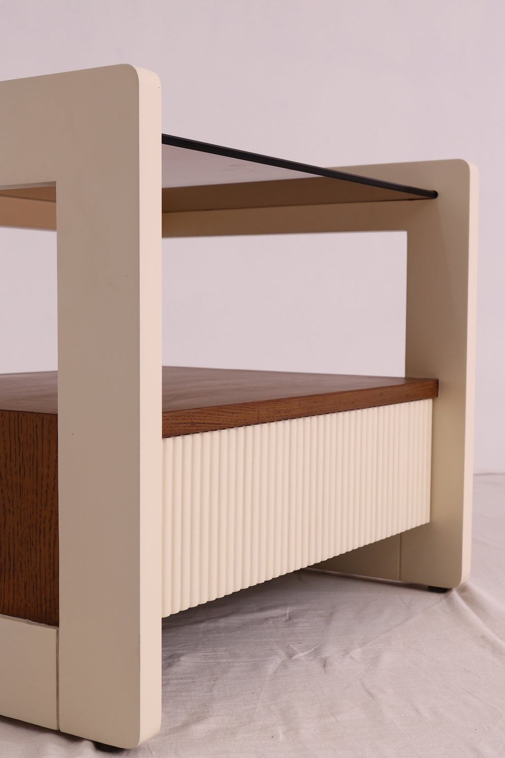 MARKEL NIGHTSTAND