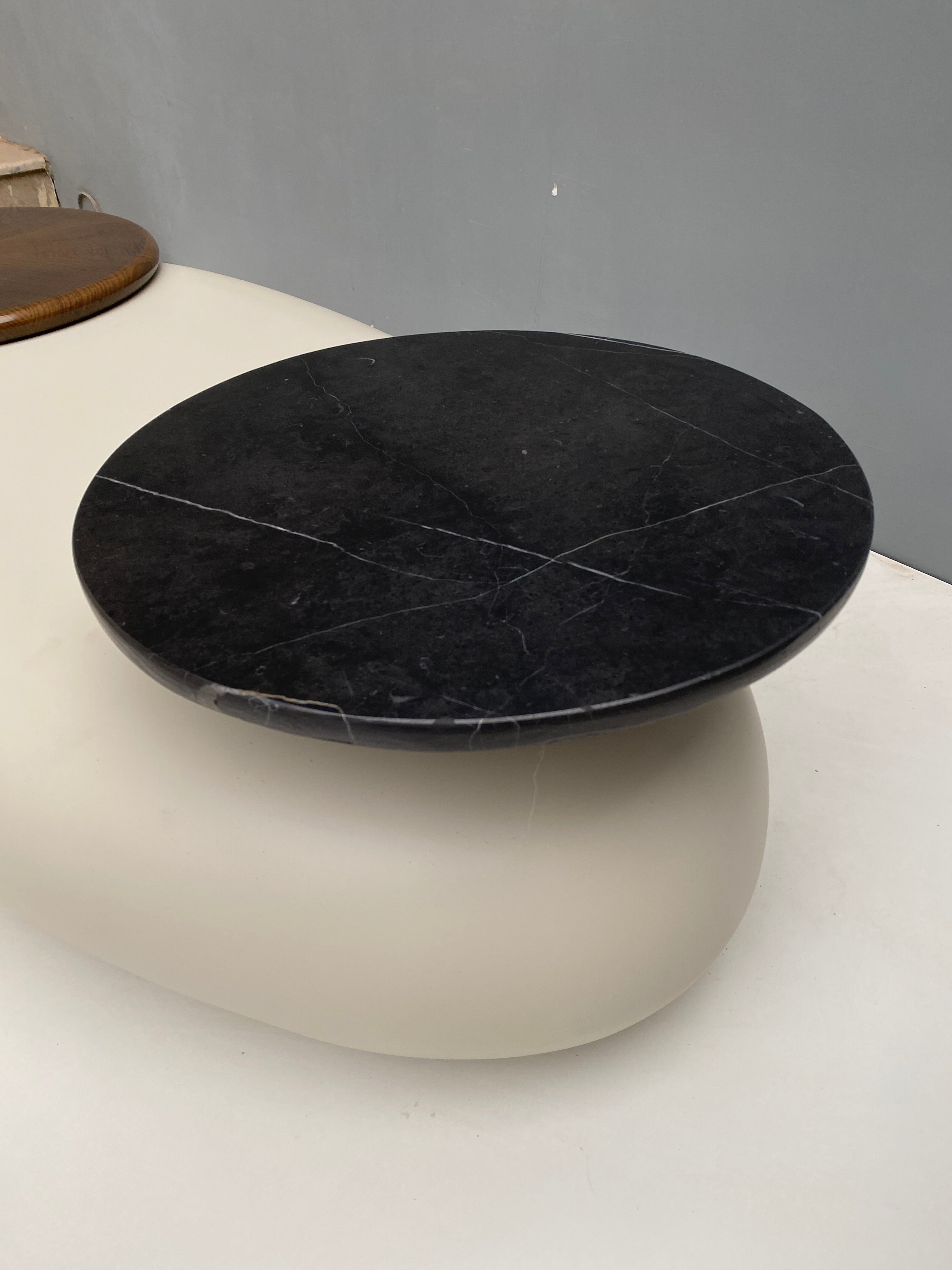 PEBBLE CENTER TABLE