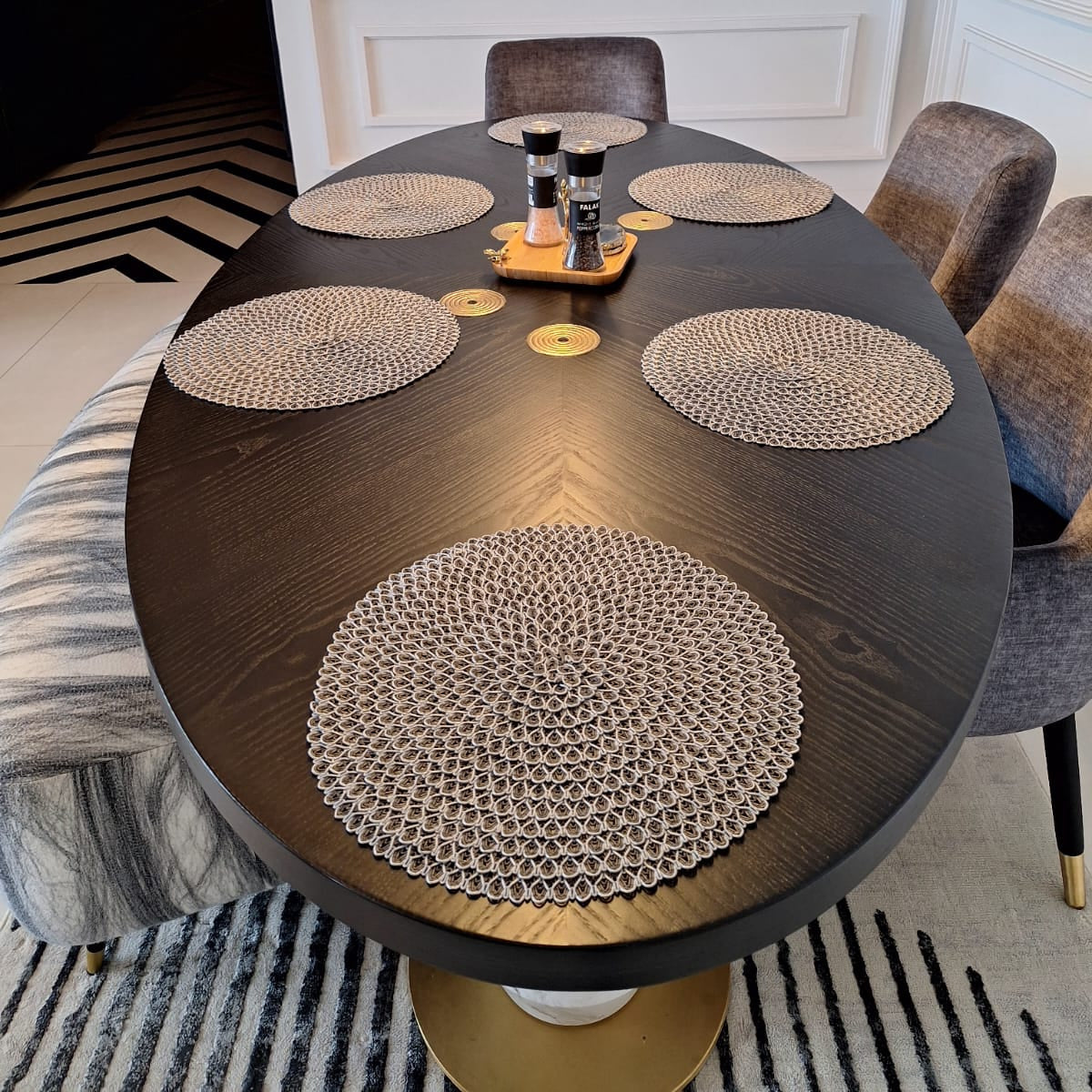 SILVIO DINING TABLE
