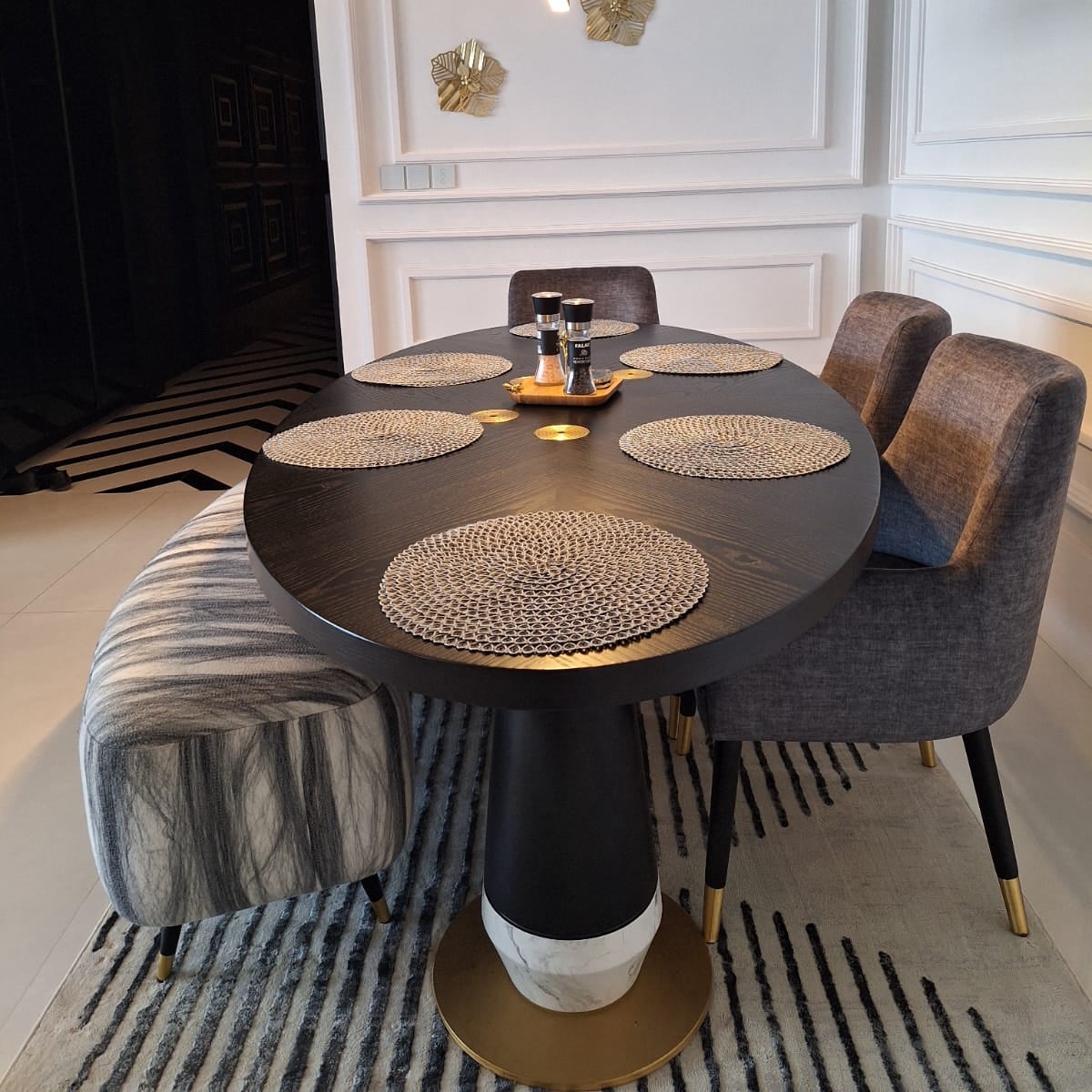 SILVIO DINING TABLE