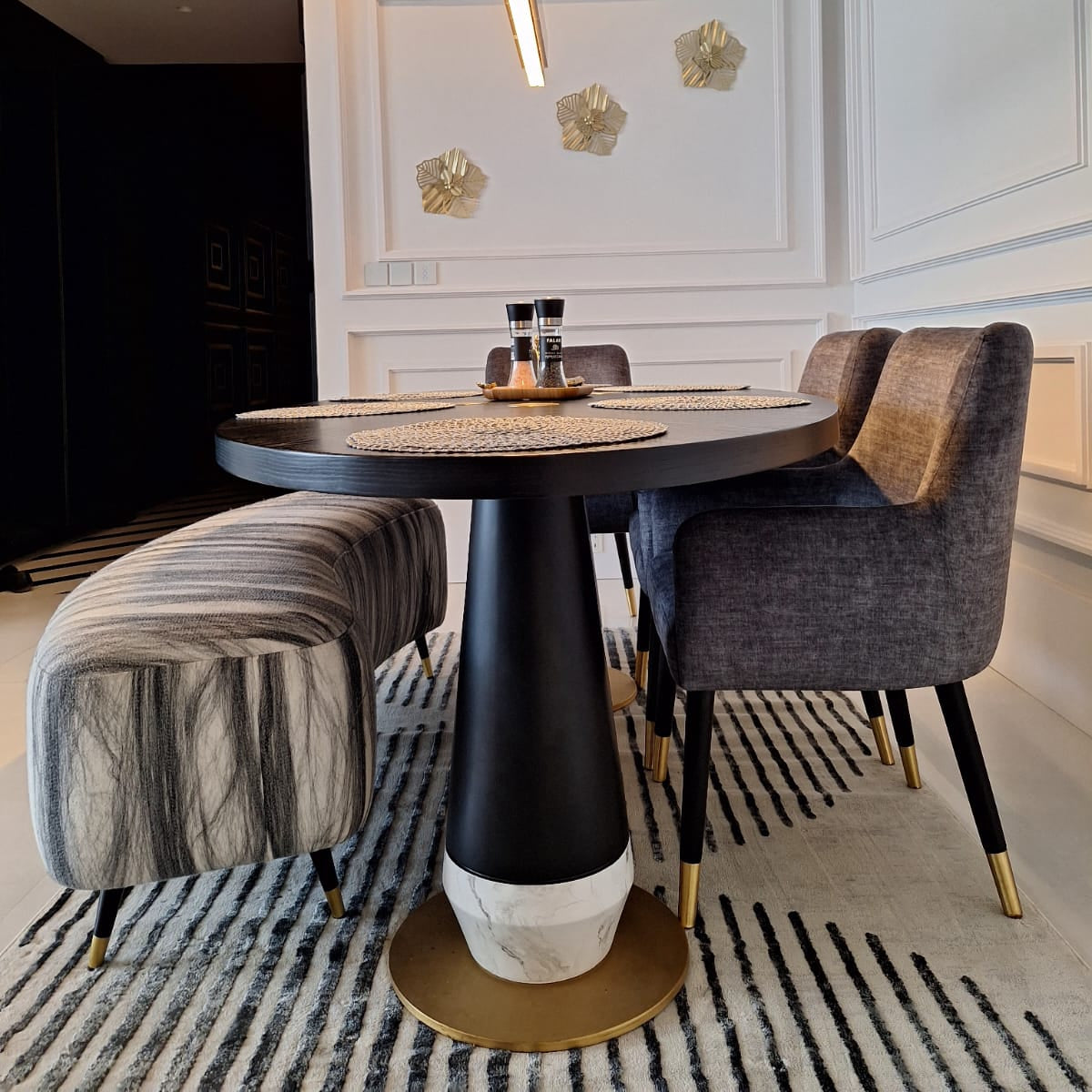 SILVIO DINING TABLE