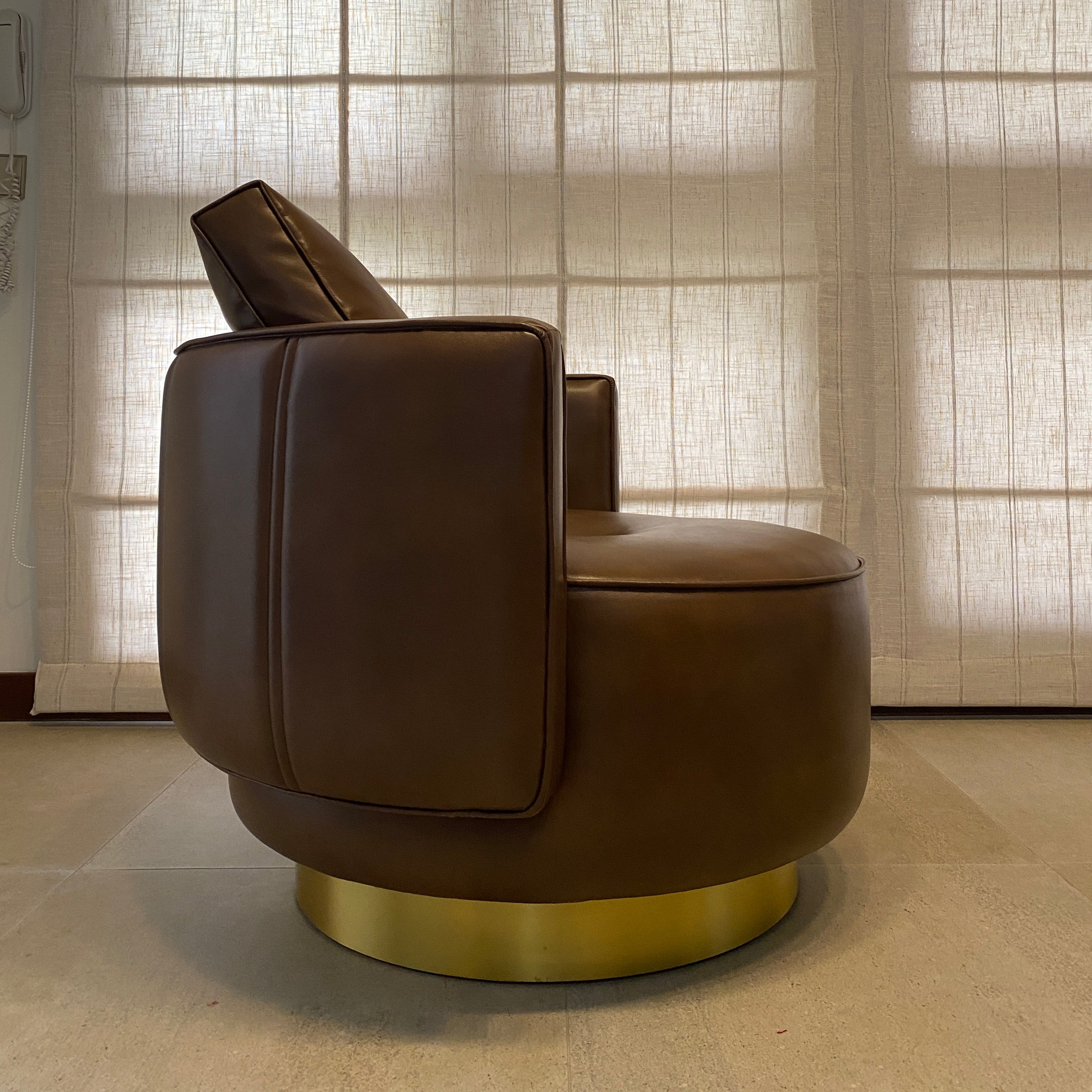 TORII BOLD ARMCHAIR