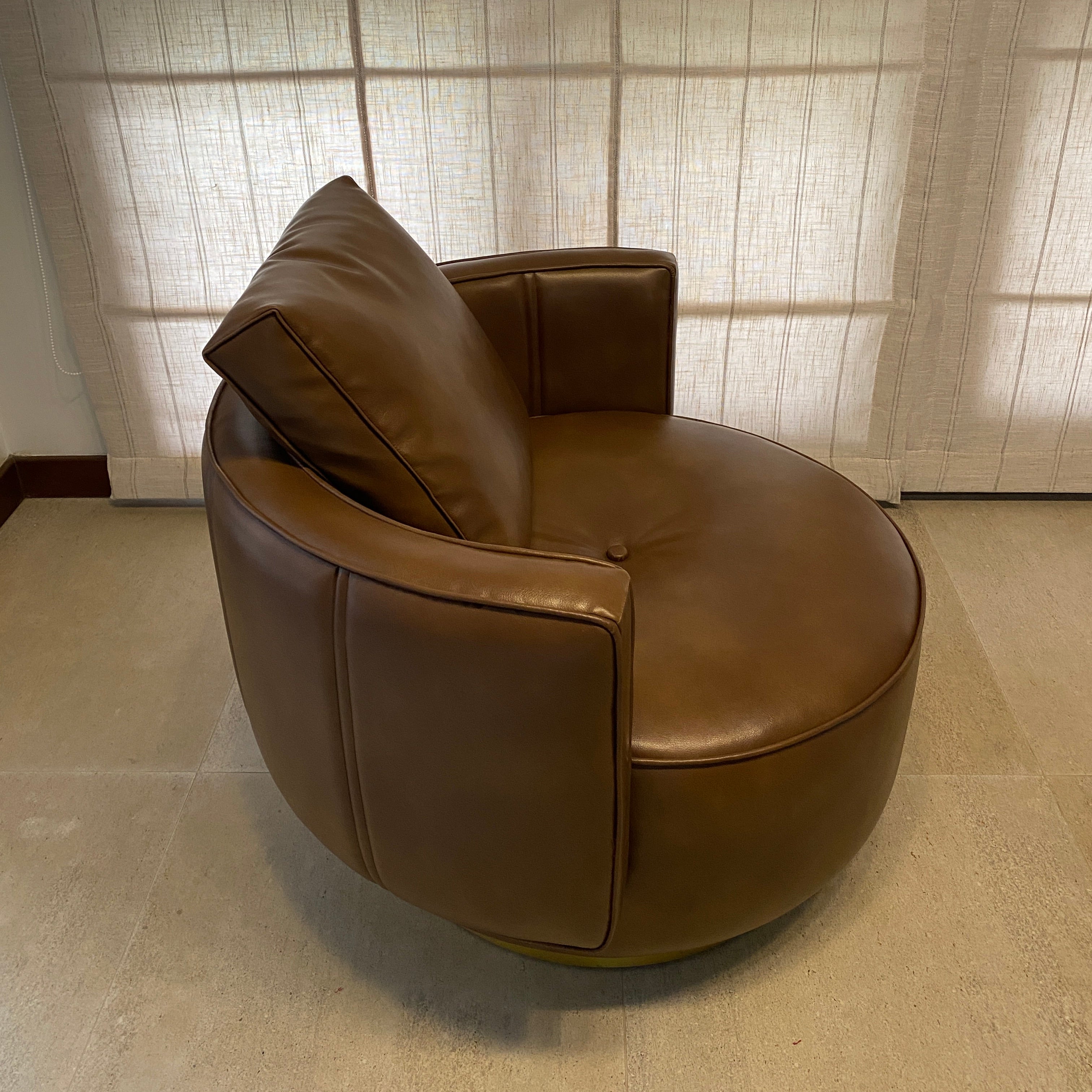 TORII BOLD ARMCHAIR