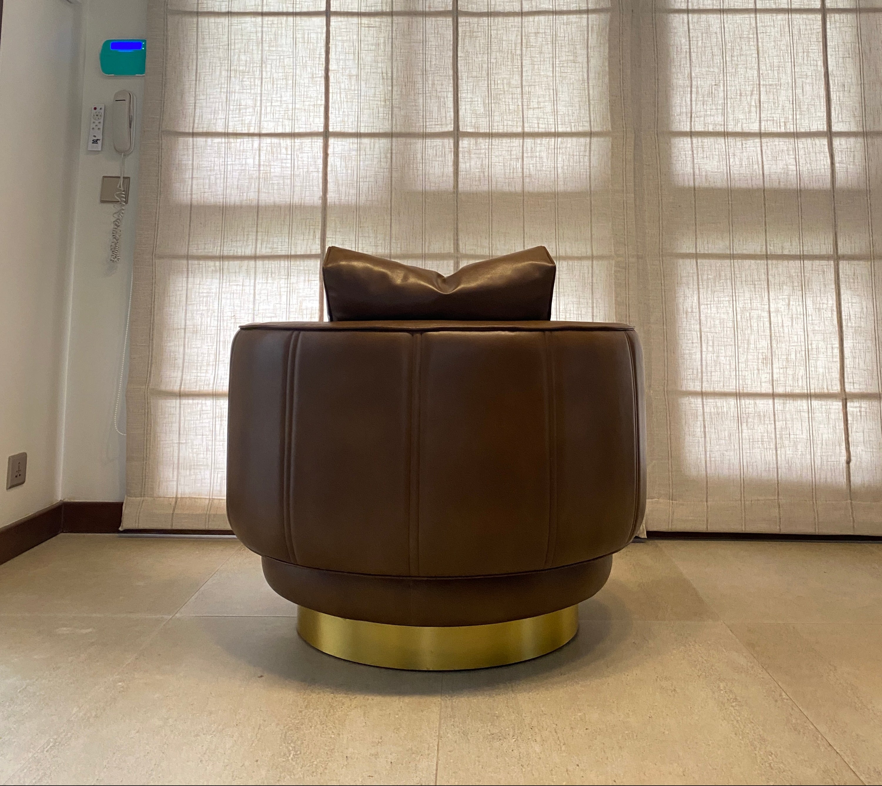 TORII BOLD ARMCHAIR