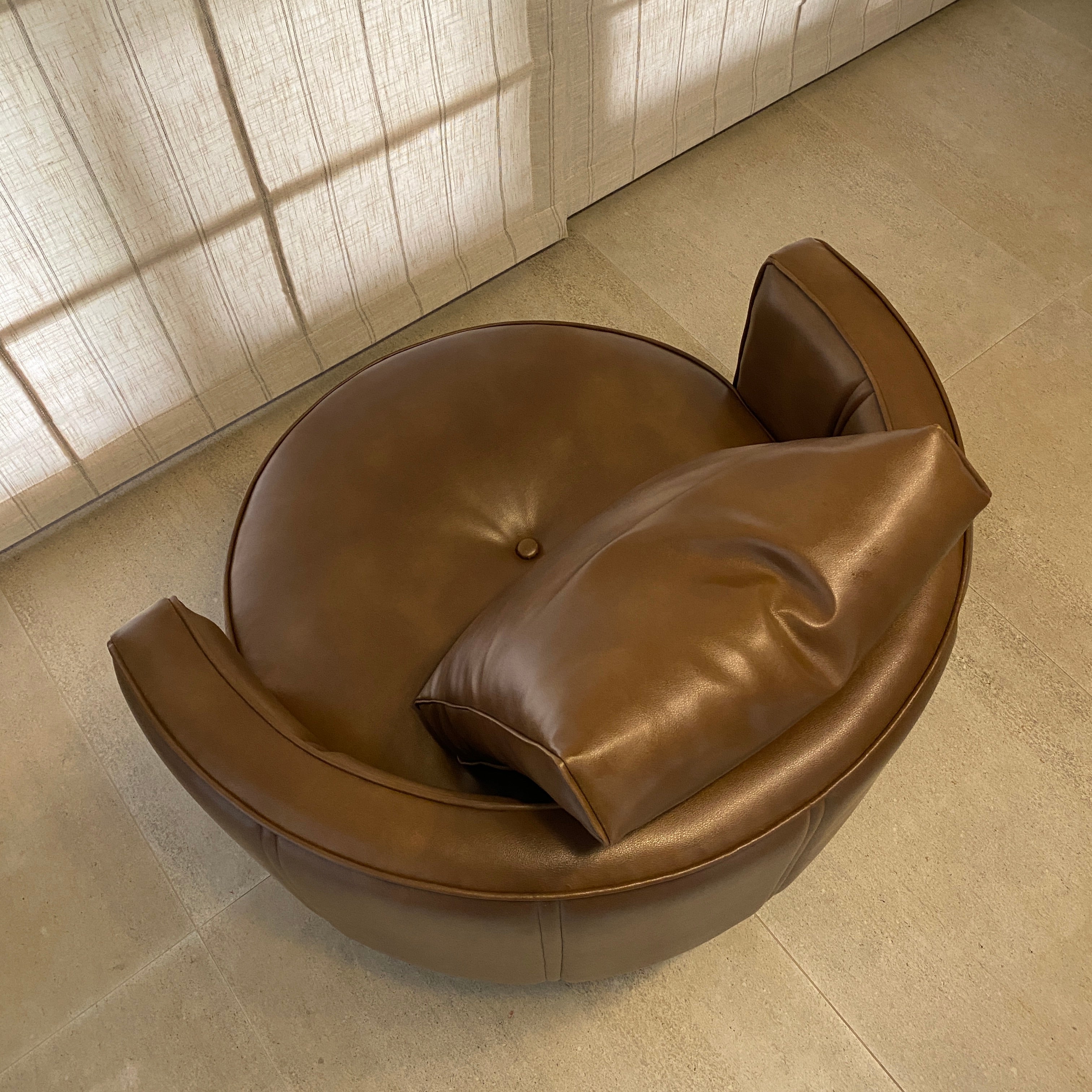 TORII BOLD ARMCHAIR