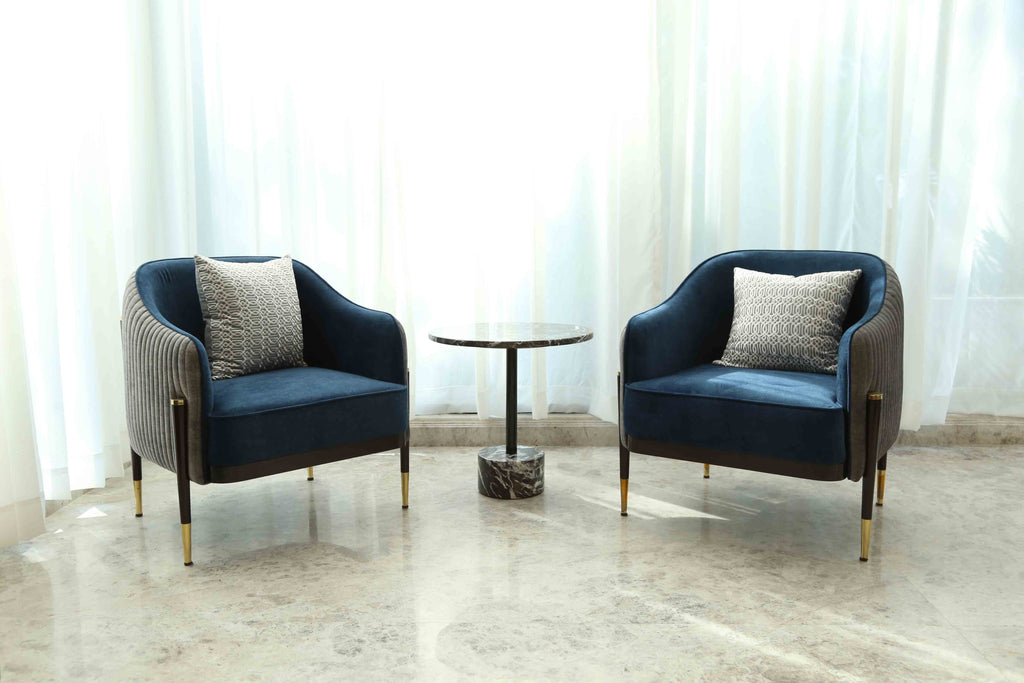 VERSA ARMCHAIR